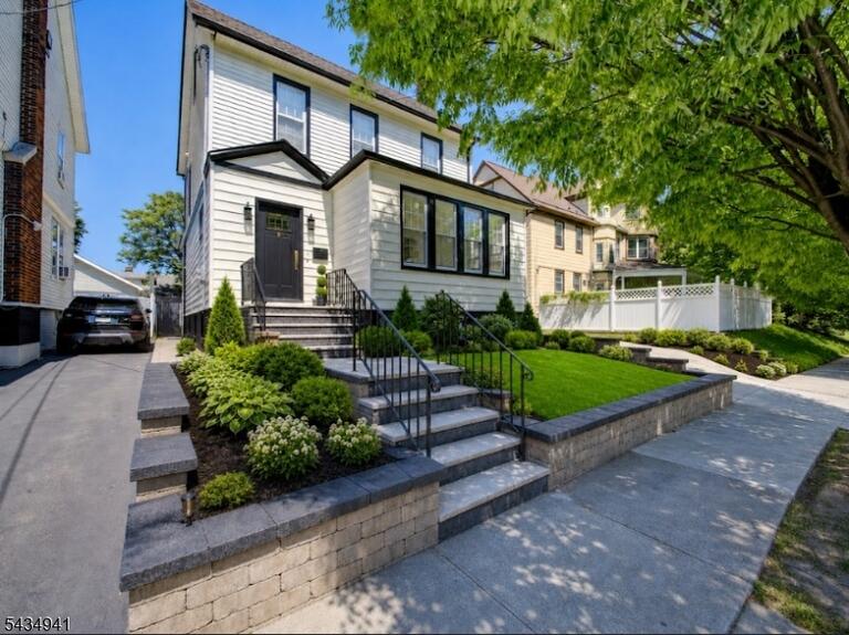 Property listing MLS 4030119 photo 1