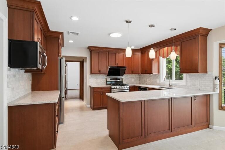 Property listing MLS 4030121 photo 12