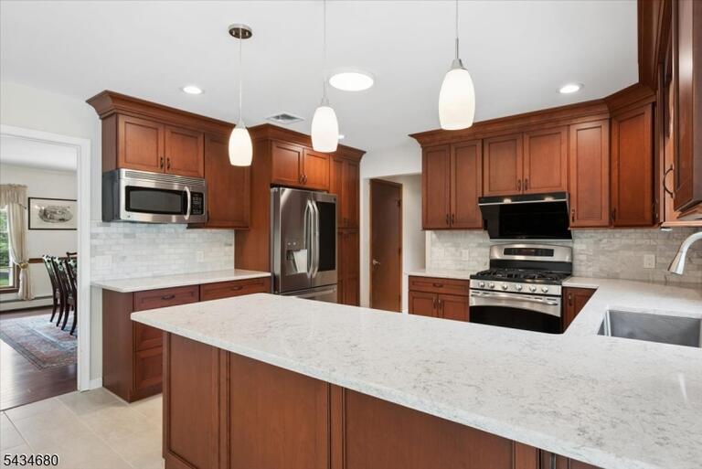 Property listing MLS 4030121 photo 13