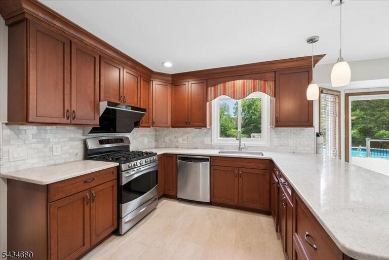 Property listing MLS 4030121 photo 14