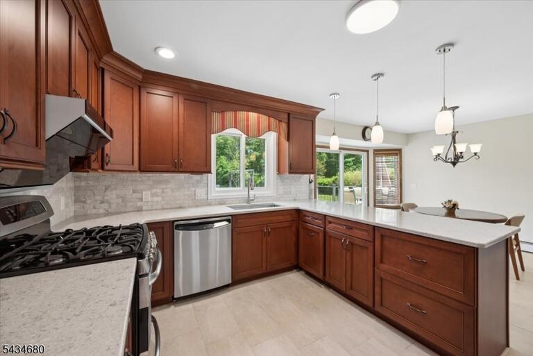 Property listing MLS 4030121 photo 15