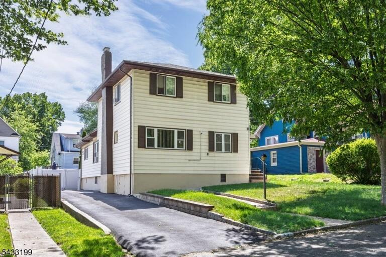 Property listing MLS 4030694 photo 1