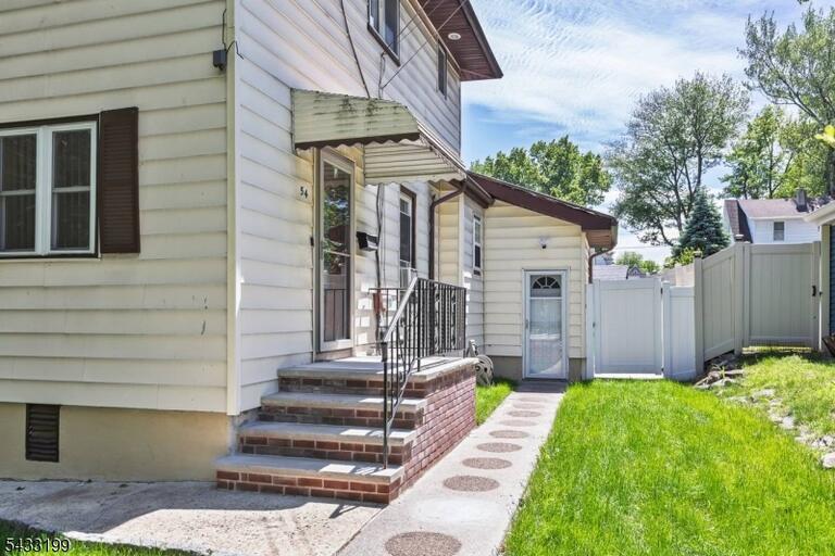 Property listing MLS 4030694 photo 2
