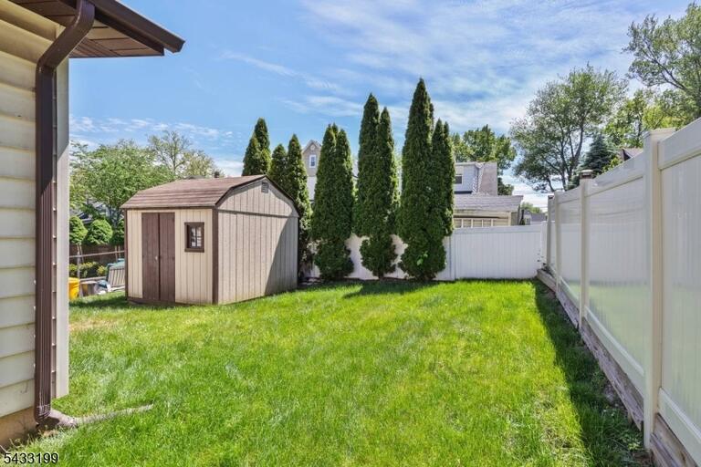 Property listing MLS 4030694 photo 23