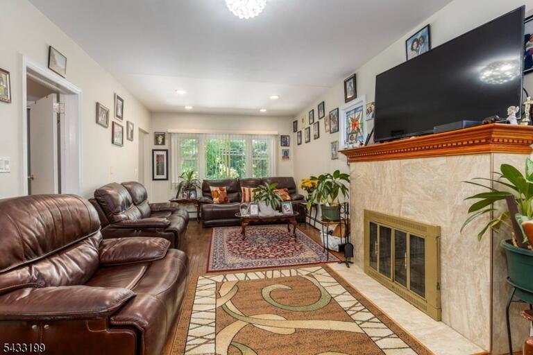 Property listing MLS 4030694 photo 5