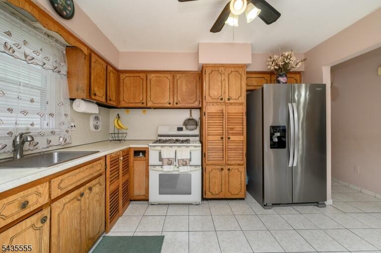 Property listing MLS 4030930 photo 10