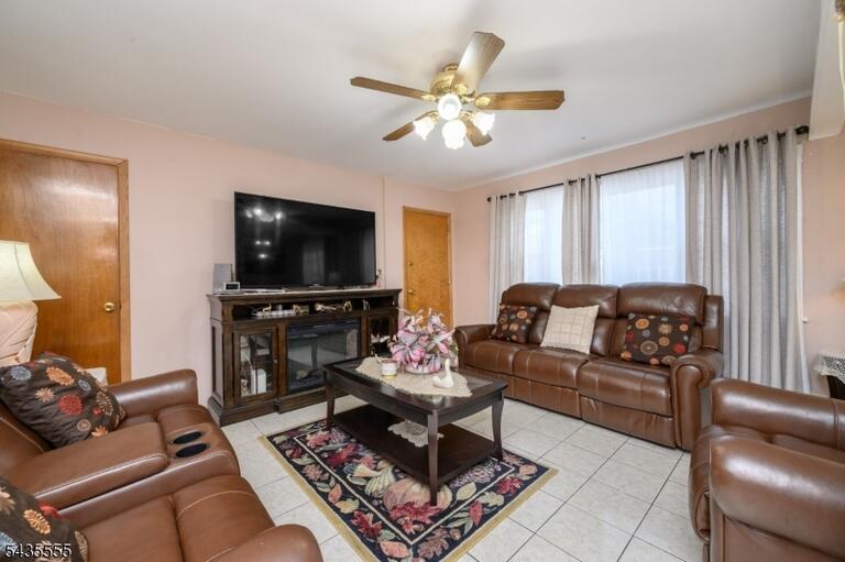 Property listing MLS 4030930 photo 5