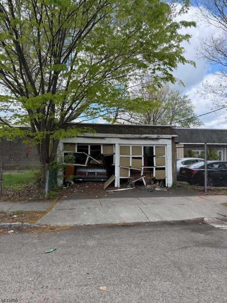 Property listing MLS 4030951 photo 3