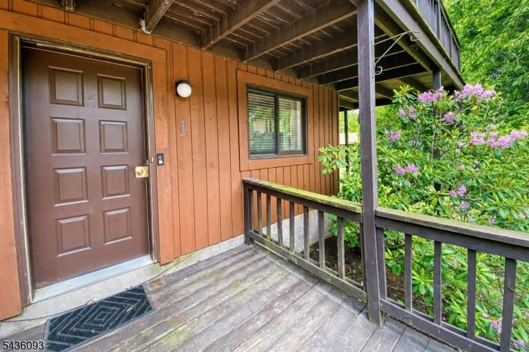 Property listing MLS 4031188 photo 2