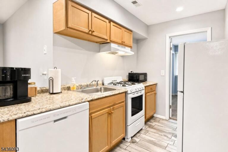 Property listing MLS 4031188 photo 5