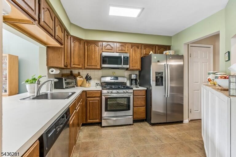 Property listing MLS 4031368 photo 9
