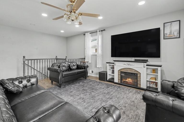 Property listing MLS 4031696 photo 4