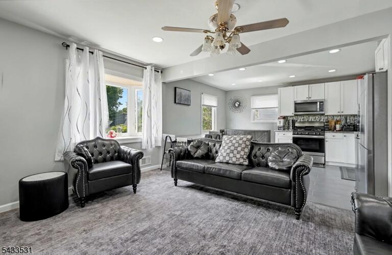 Property listing MLS 4031696 photo 7