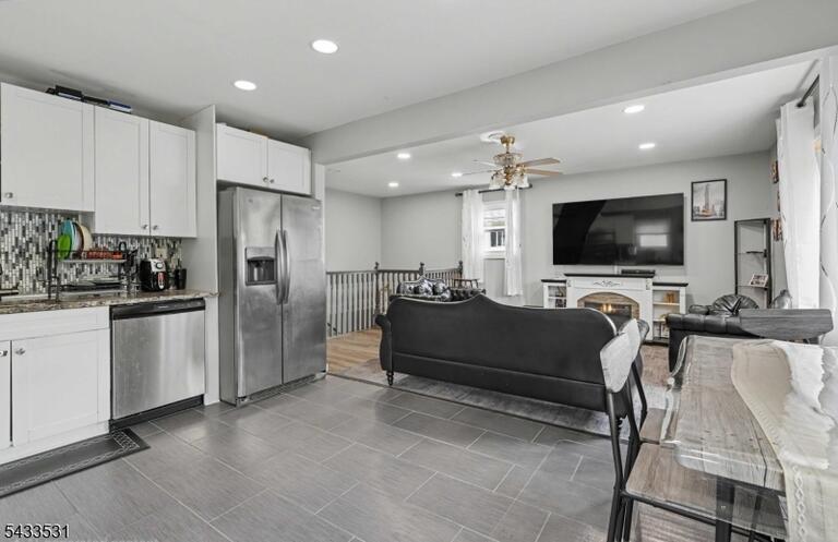 Property listing MLS 4031696 photo 9