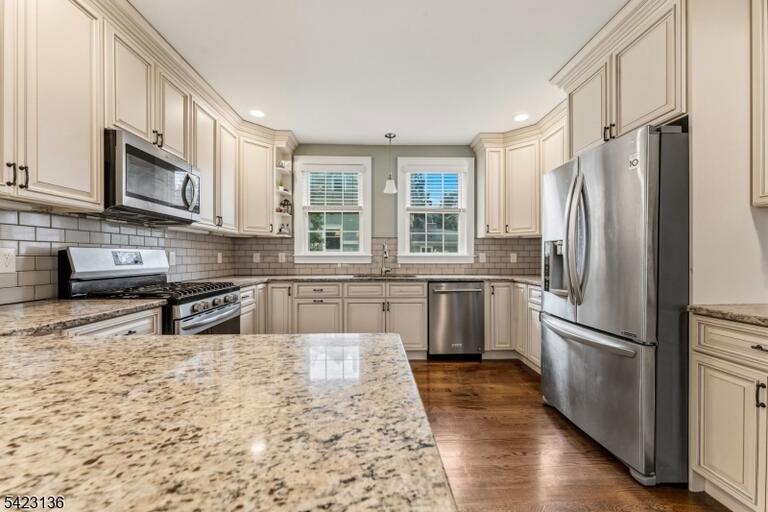 Property listing MLS 4031828 photo 12