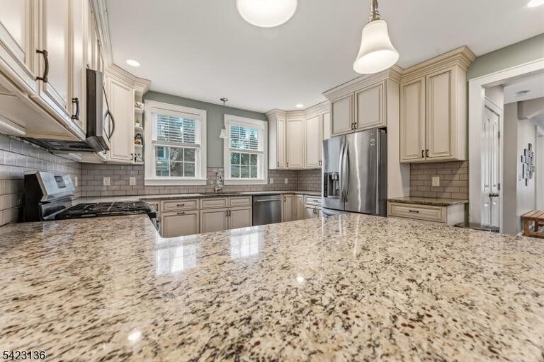Property listing MLS 4031828 photo 13