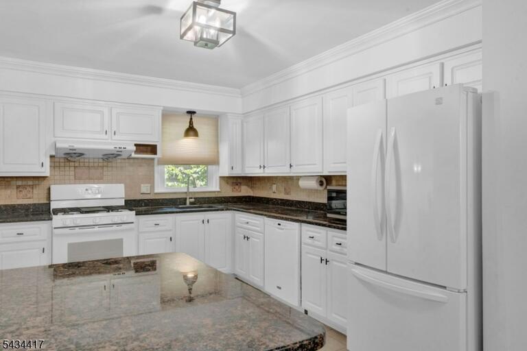 Property listing MLS 4031882 photo 13