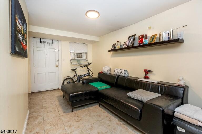 Property listing MLS 4031894 photo 29