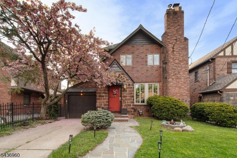 Property listing MLS 4032056 photo 1