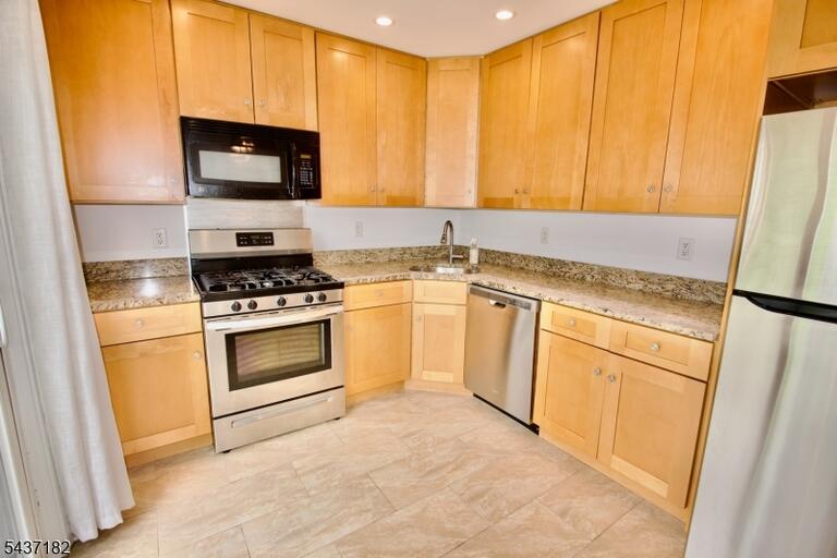 Property listing MLS 4032173 photo 4