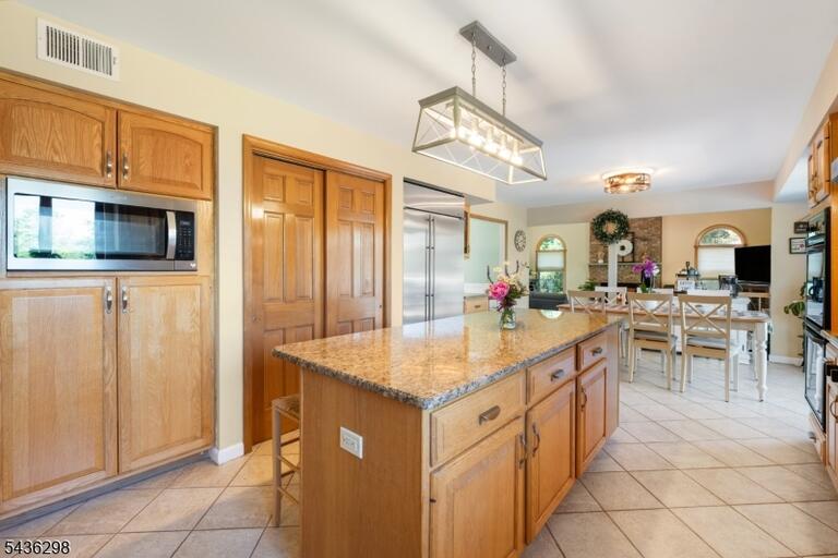 Property listing MLS 4032211 photo 9