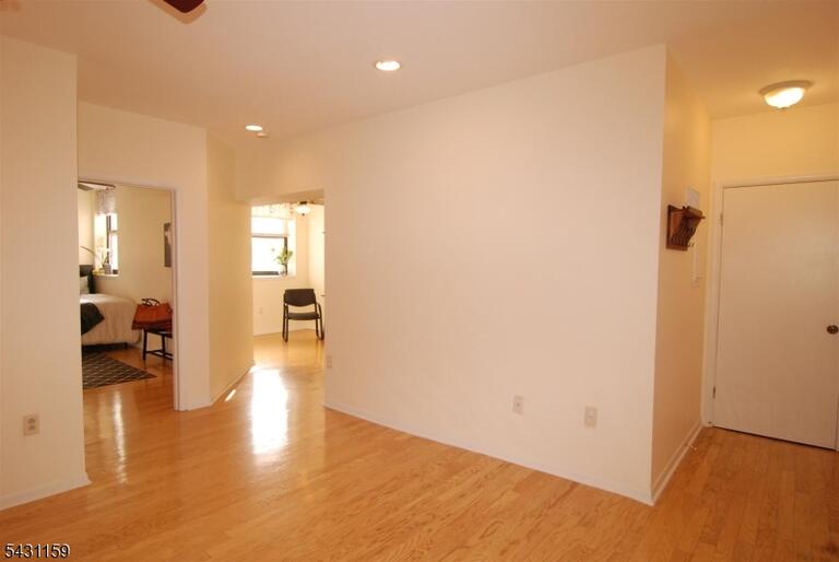 Property listing MLS 4032228 photo 9