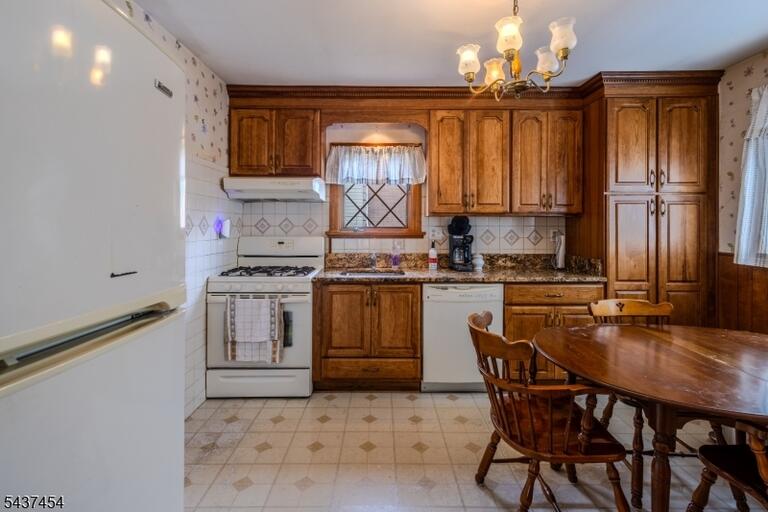Property listing MLS 4032452 photo 8