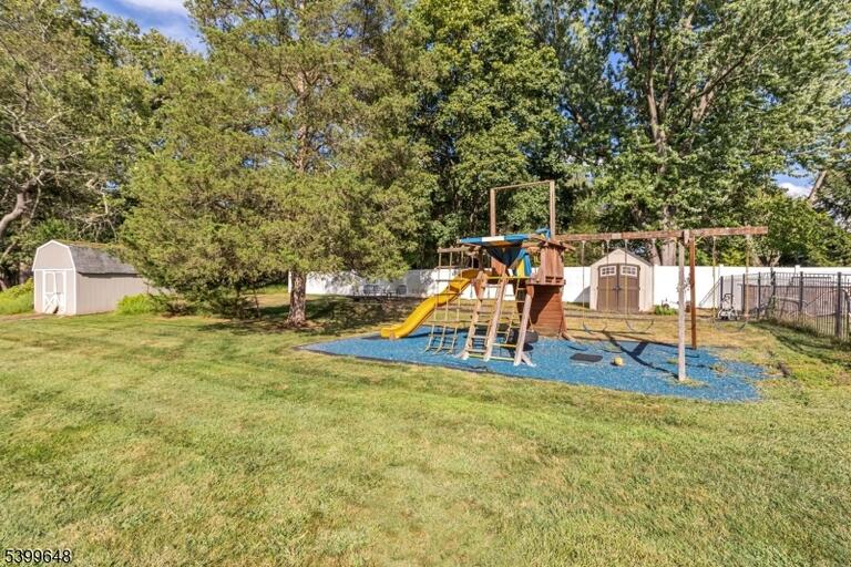 Property listing MLS 4032532 photo 31