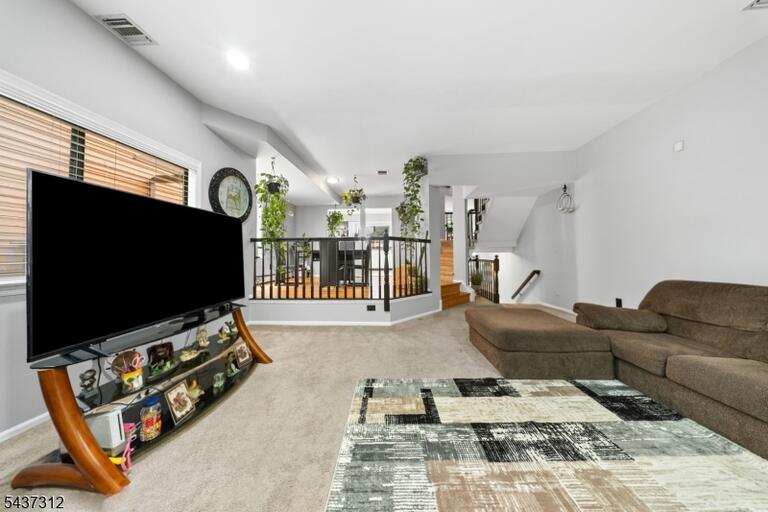 Property listing MLS 4032551 photo 2
