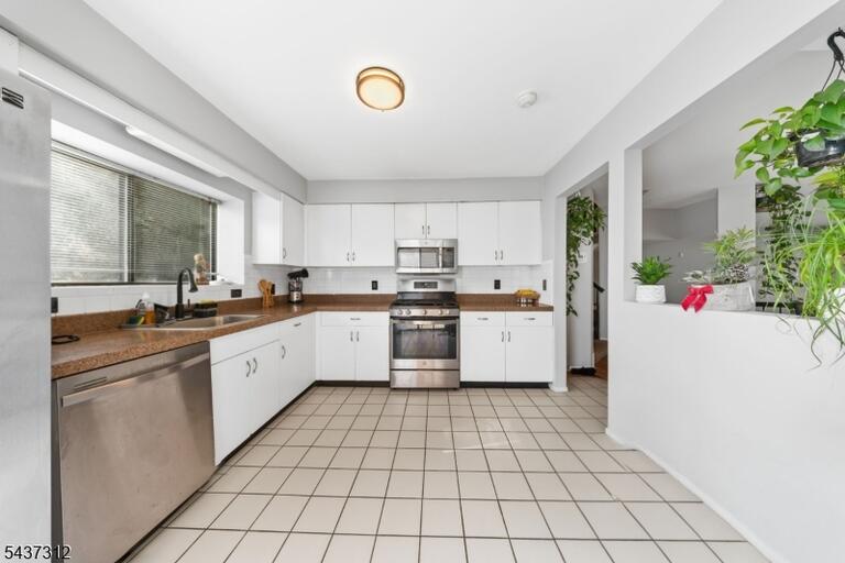 Property listing MLS 4032551 photo 9