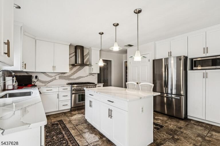Property listing MLS 4032588 photo 8