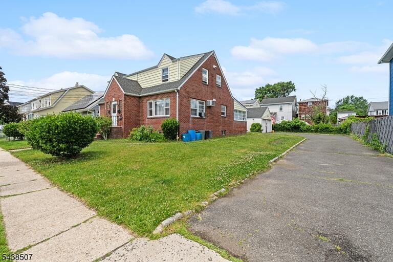 Property listing MLS 4033263 photo 2