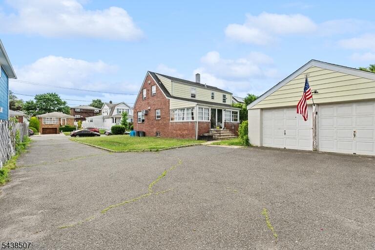 Property listing MLS 4033263 photo 3