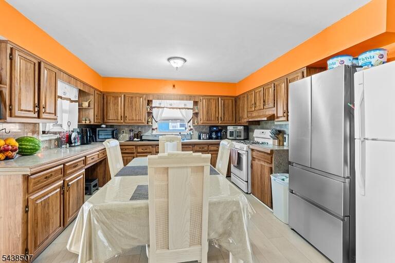 Property listing MLS 4033263 photo 9