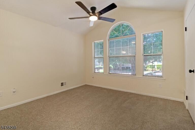 Property listing MLS 4033327 photo 6