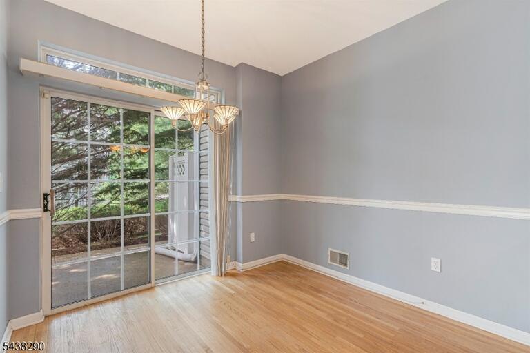 Property listing MLS 4033351 photo 11