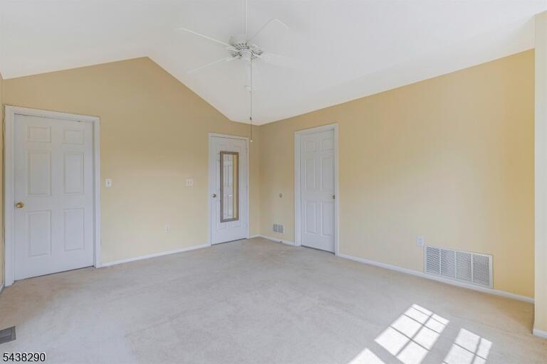 Property listing MLS 4033351 photo 14