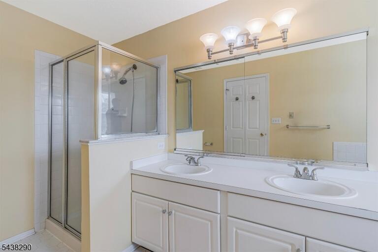 Property listing MLS 4033351 photo 16