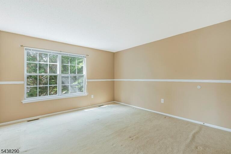 Property listing MLS 4033351 photo 18