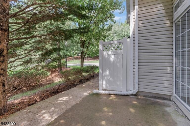 Property listing MLS 4033351 photo 25