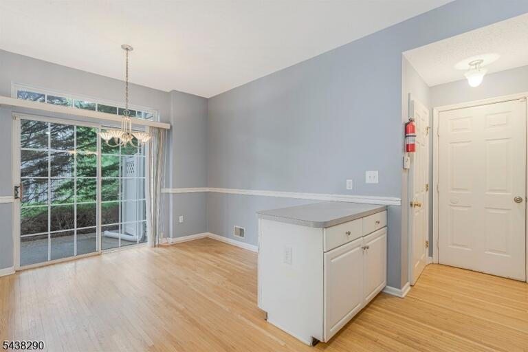 Property listing MLS 4033351 photo 9