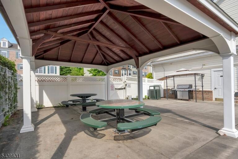 Property listing MLS 4033383 photo 25