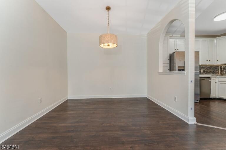 Property listing MLS 4033383 photo 9