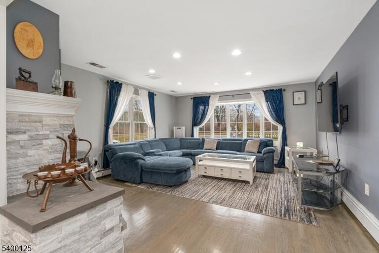 Property listing MLS 4033405 photo 13
