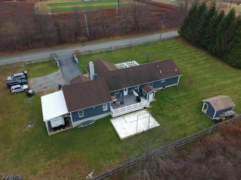 Property listing MLS 4033405 photo 2