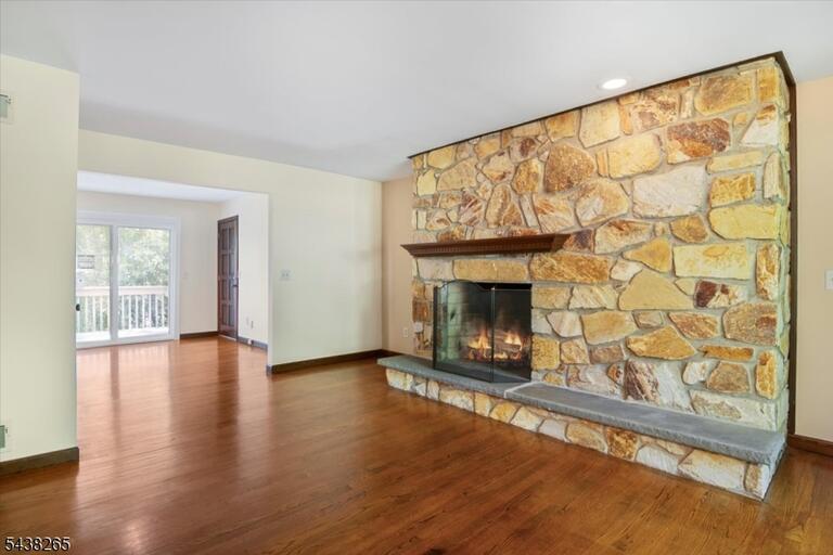 Property listing MLS 4033408 photo 32