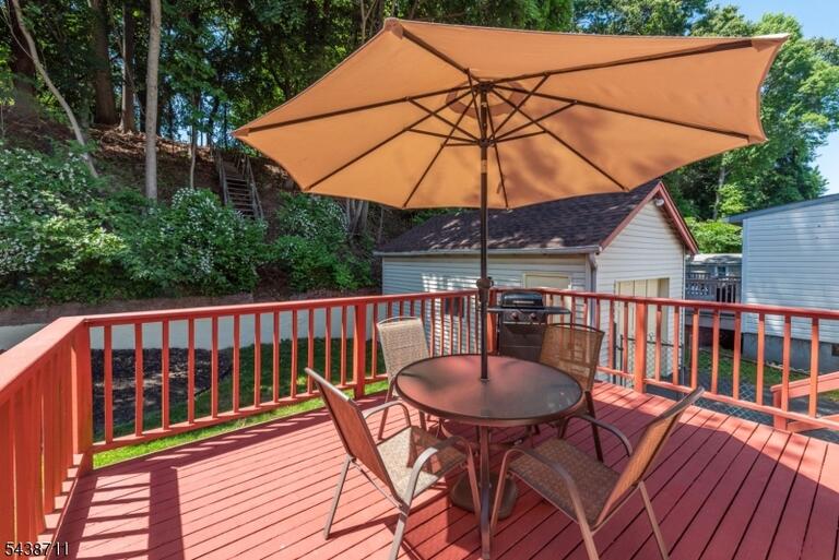 Property listing MLS 4033482 photo 2