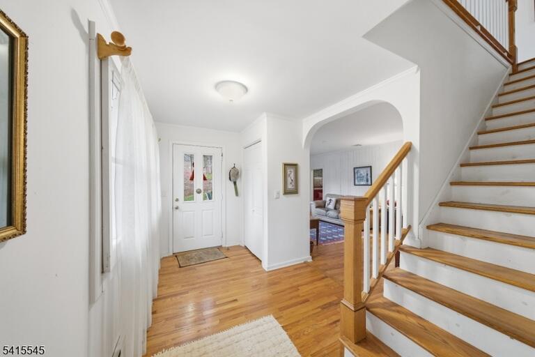 Property listing MLS 4033605 photo 3