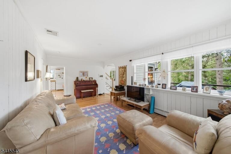 Property listing MLS 4033605 photo 4