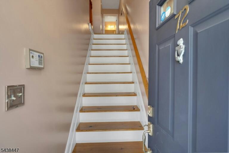 Property listing MLS 4033763 photo 3